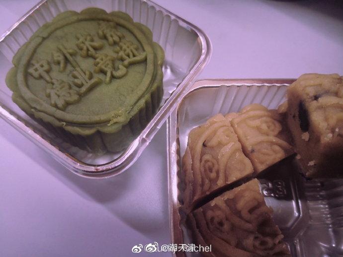 网友@Lucky-Rachel 发来了天津外国语大学的校训&钟楼月饼