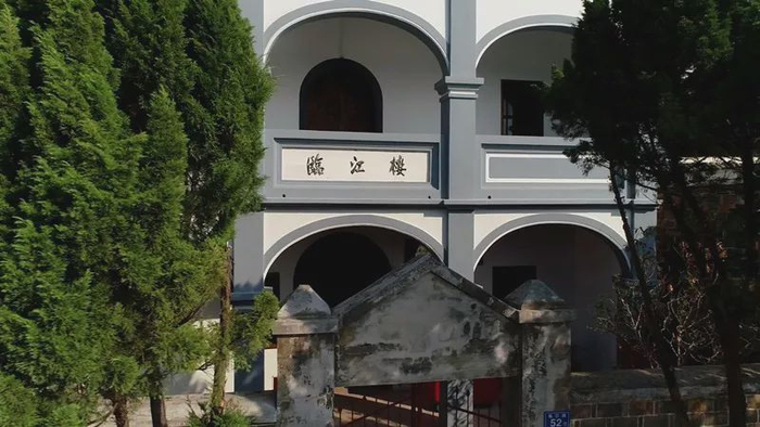 福建龙岩有处多彩的城市，藏着古城遗迹、翡翠飘带、十指绝艺……