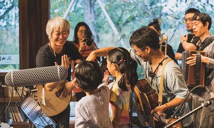 打捞被荒废一生的中国好声音，一场迟到64年的演唱会