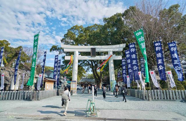 日本著名三大名城之一，又被称为银杏城，因熊本熊闻名世界