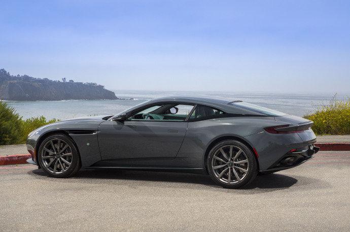 Aston Martin DB11 Classic Driver Edition，看着不错