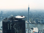 把车开上440米高的广州I