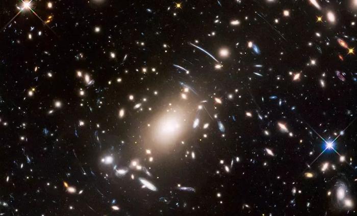 6500万光年外的透镜星系，竟有两个星系核！中国天文学家获得突破