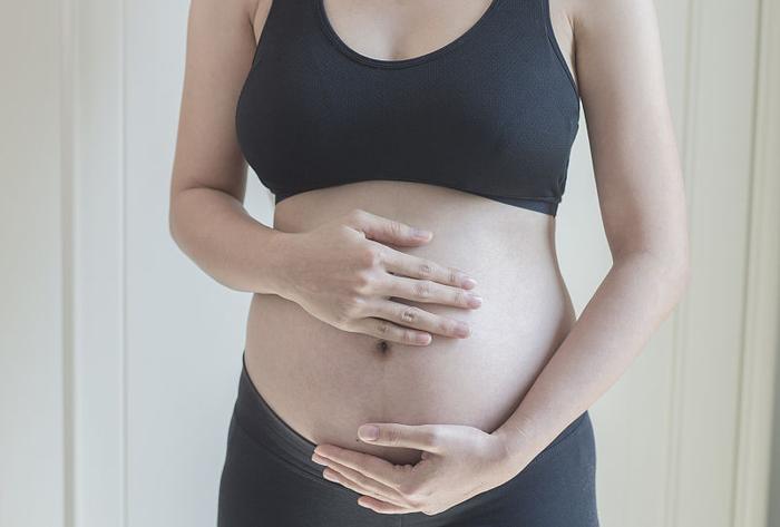 胎儿入盆晚，预产期也可能在推迟，孕妈不要疏忽