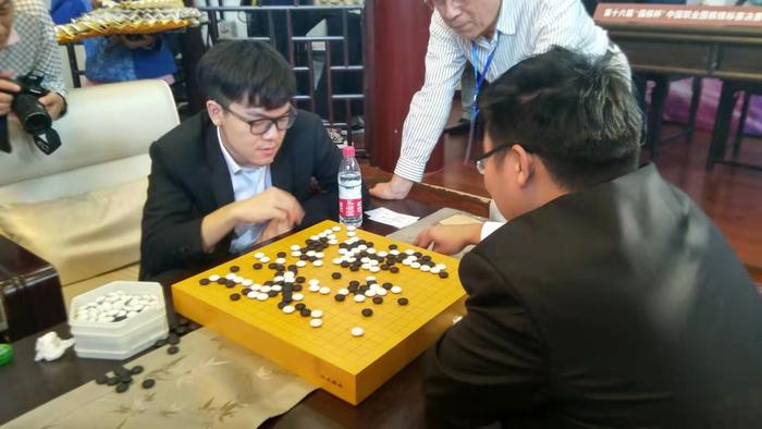 柯洁强腕再胜周睿羊 首次染指倡棋杯冠军