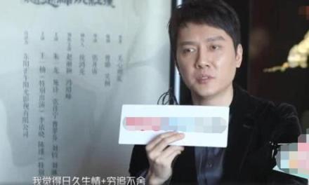 冯绍峰被问怎么追到赵丽颖，他只说了8个字！网友：虚伪！