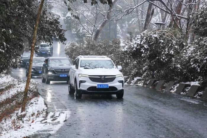 这是记录别克昂科旗与南京2020年的第一场雪