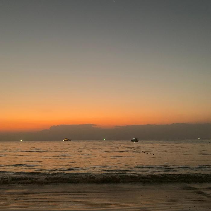 这几天的一些照片 最喜欢的是普吉岛的日落感觉连空气都是粉红色的