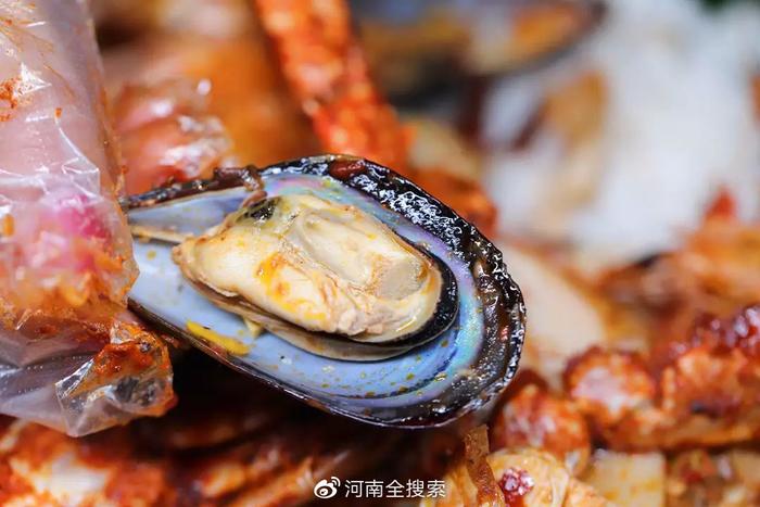 菲尝道——郑州首家菲律宾海鲜手抓饭，上桌就被抢光！