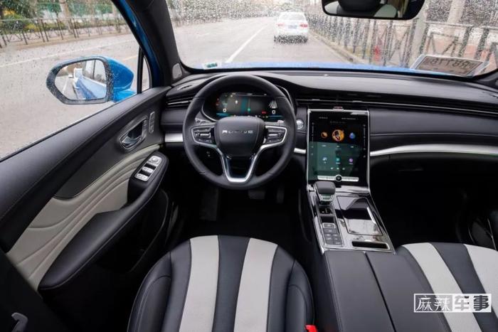 双芯动力+智能座舱，如今的高科技这辆SUV全都有
