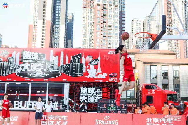 植入篮球世界杯，北京汽车智达X3玩了一次“突破灌篮”