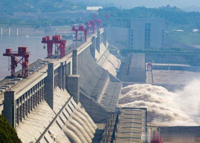 中国三峡大坝是世界上最大水力发电站