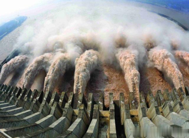 中国三峡大坝是世界上最大水力发电站