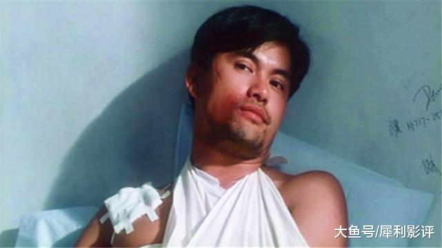 在《我爱唐人街》里，利智擦玻璃的片段，看的吕良伟移不开眼睛