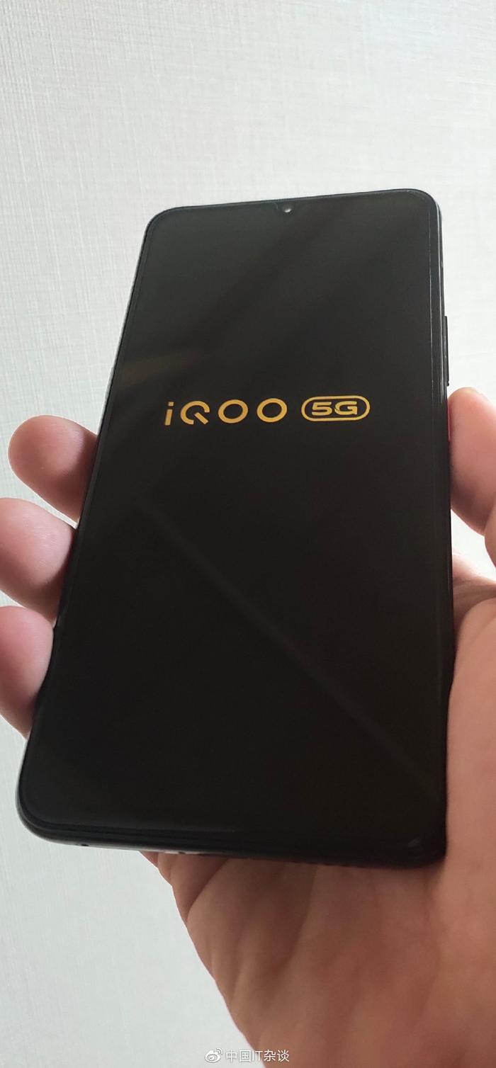 iQOO Pro手机评测：为5G而生的猛兽旗舰，“双十一”3198起！