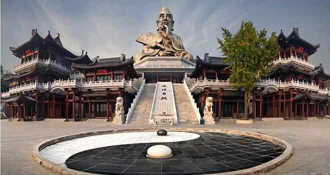 茅山道士分南北两派，北方祖师爷是个医生，南方祖师爷是个炼丹师