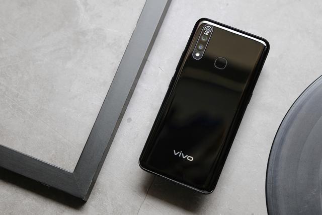 好看又能打，“性能实力派”vivo Z5x 图赏