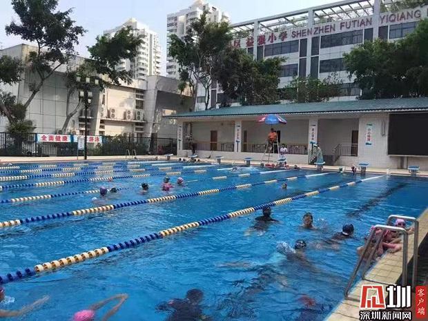 游泳将成中考体育必选项 社会培训机构推出2万8千元“满分班”