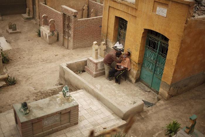 埃及最恐怖的墓宅，活人与死人住在一块，100万人在此生儿育女！