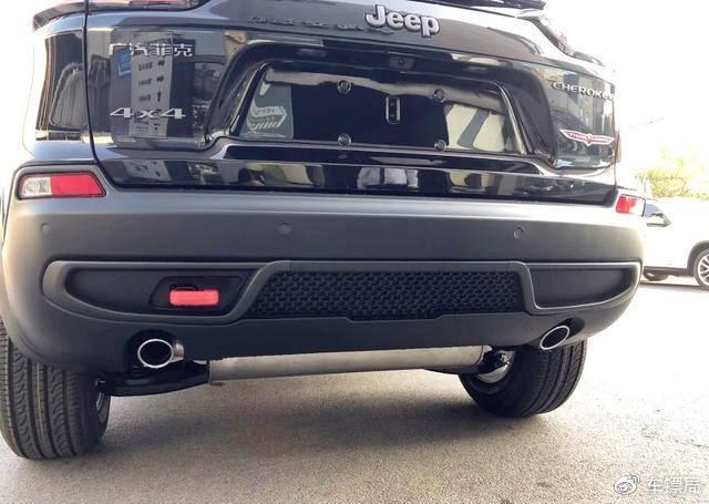 这台jeep“不简单”，高性能四驱+攀爬模式，比普拉多便宜十几万