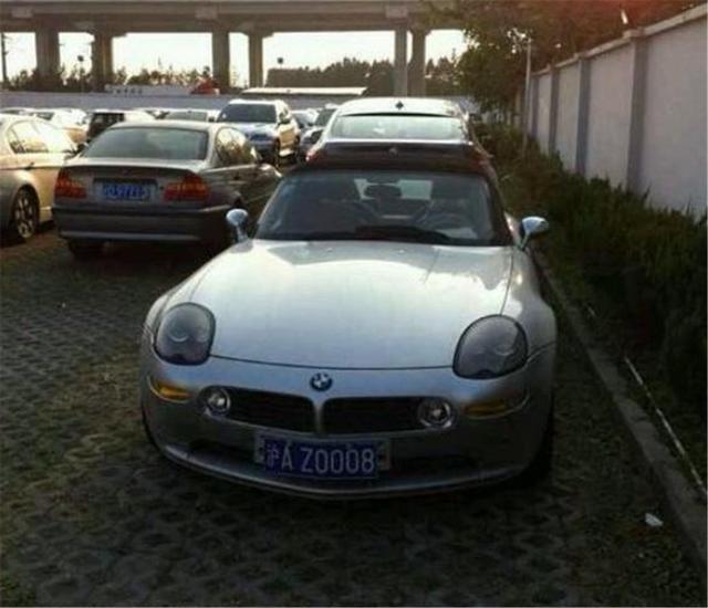 全国不到10辆，2003年就已经停产，如今上海出现一辆，车牌亮了！