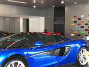 406万迈凯伦现展厅，看到女车主那一刻，都没心思看超跑！