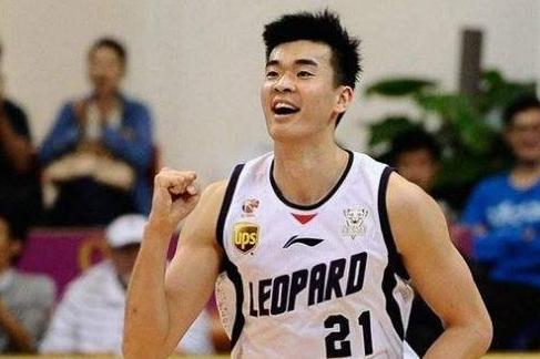 深圳男篮队员李慕豪是不是走下巅峰了？为什么？