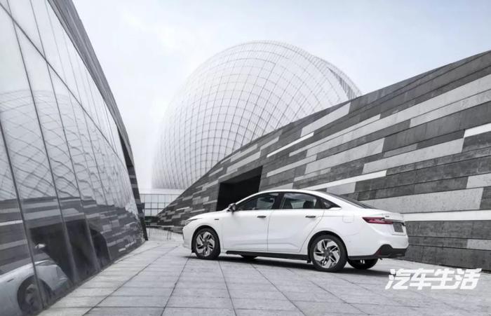 中国汽车品牌和产品向上之路，新能源汽车挑大梁