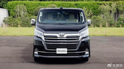 丰田又一“MPV”亮相，车长5.3米，双排航空座椅，配2.8T发动机！