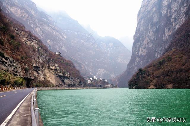 关村坝站：中国第一个隧道中的火车站，成昆铁路史上的经典传奇！