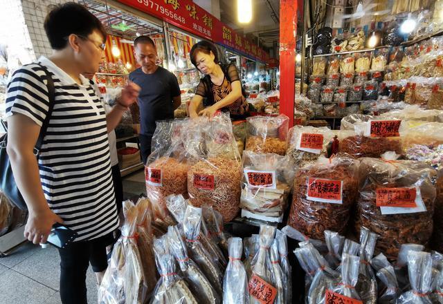 北海逛华南最大干海货市场，店家劝游客：网上买不到这么好的东西