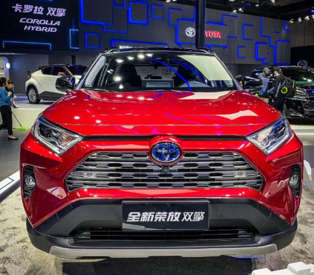 全新丰田RAV4发布，前脸好像更“拧巴”了！