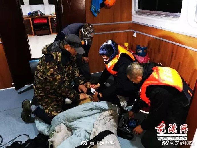 一船员遇险昏迷不醒 东海救援队争分夺秒出动救助