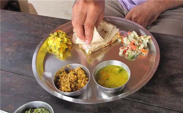 5个原因告诉你，为什么印度人喜欢用手抓饭，不用餐具吃饭
