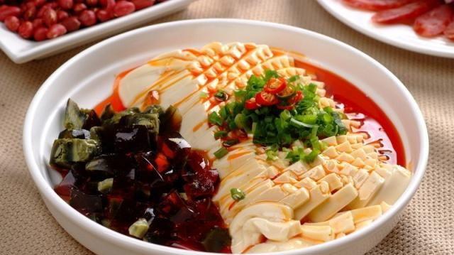 在重庆，除了麻辣火锅，这几种特色小吃你们品尝过吗
