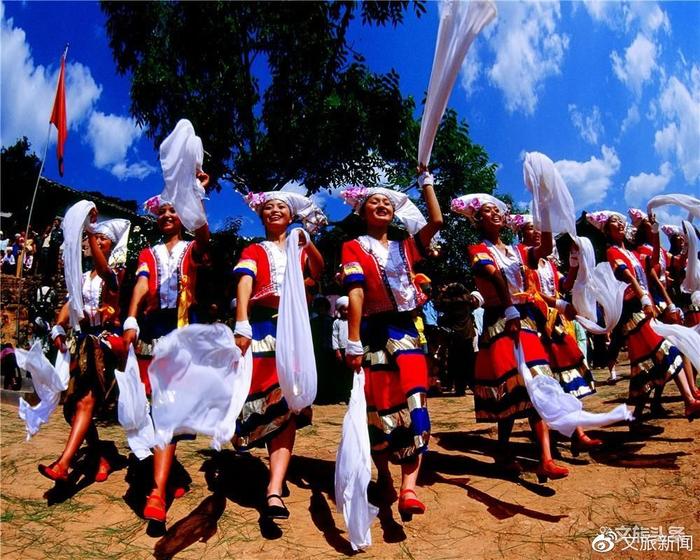 临沧市以民族文化为依托，开展多层次、多形式的文艺对外交流