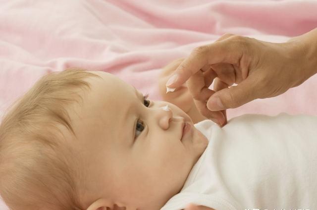 婴幼儿身上长奶癣怎么护理好？宝妈学会6个技巧，宝宝不难受
