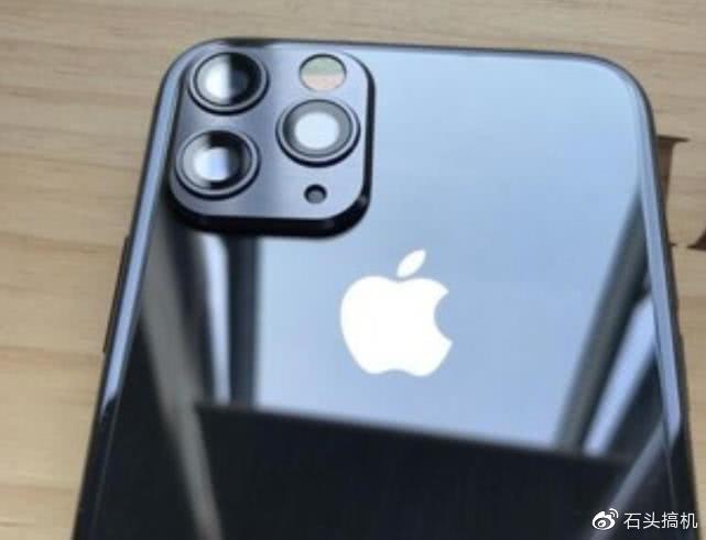 iPhone X和Xs镜头膜改装苹果11卖得很火！老款秒变成新款