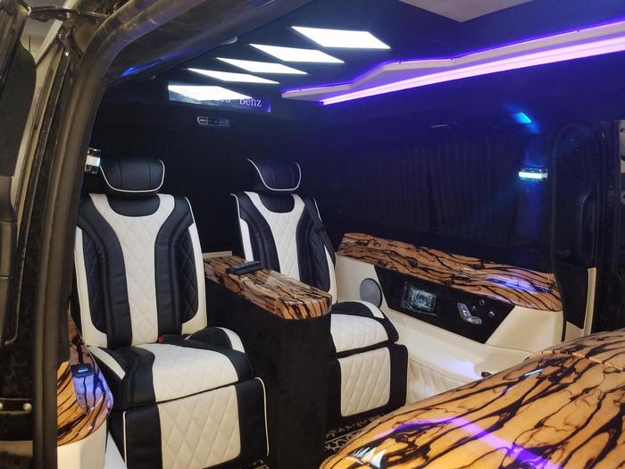 奔驰V260顶配奢华升级，百万商务享受舒适体验乘坐