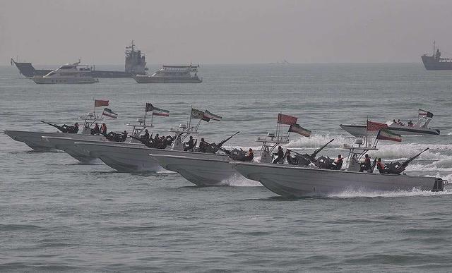 17000艘舰艇随时待命，51支舰队封锁海峡，伊朗：打就打全面战争