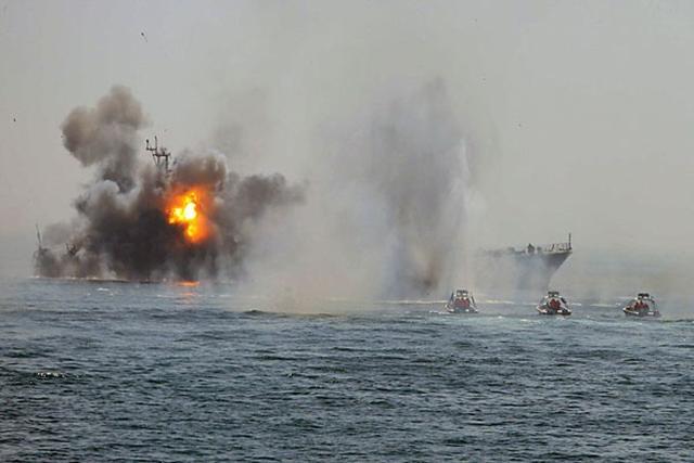 一艘核潜艇驶向波斯湾，伊朗真正对手来了，俄军传授击沉经验