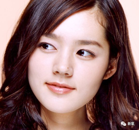 董萍整形：吸雕双眼皮重出江湖