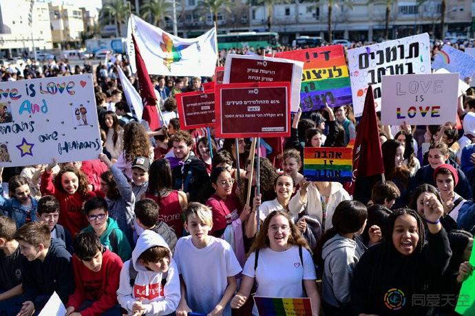 以色列数千学生怒怼教育部长恐同言论