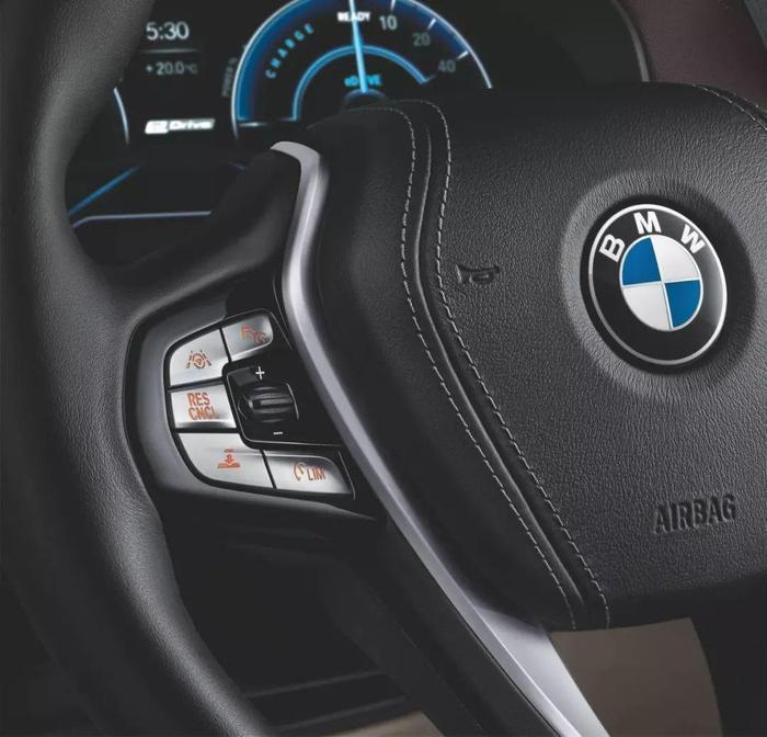 比汽油版还划算！2019款新BMW 5系插电式混合动力先锋版上市