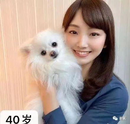 40岁的妈妈获选美亚军，和16岁的女儿合影，我跪了