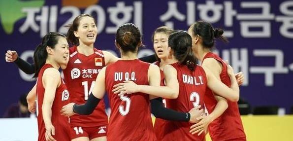 中国女排3-0横扫斯里兰卡，刘晏含强攻获得网友喜欢