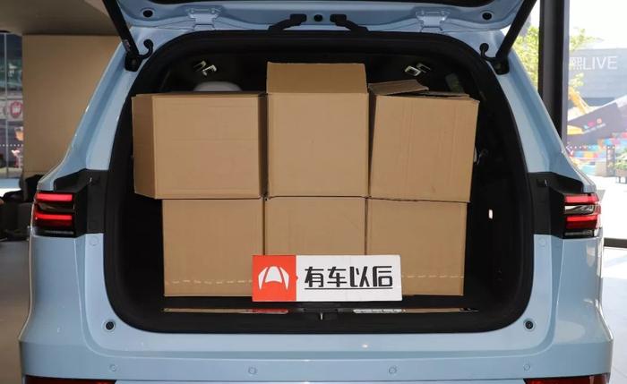 车长超5米、续航超1000km，中国这台全新SUV空间表现曝光！