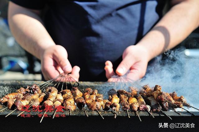 棋盘山的烤全羊号称沈阳一绝，多民族美食文化的完美融合