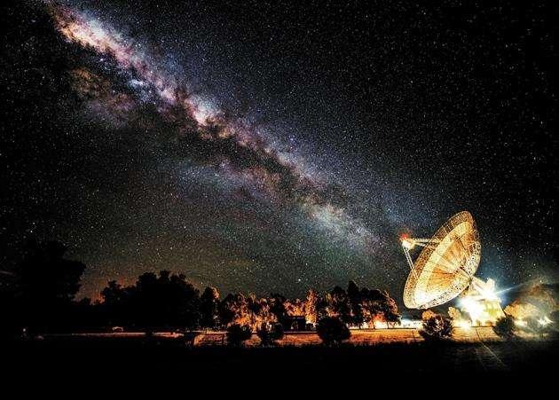 银河系中恒星最密集的地方，这里是太阳系附近恒星密度的7200