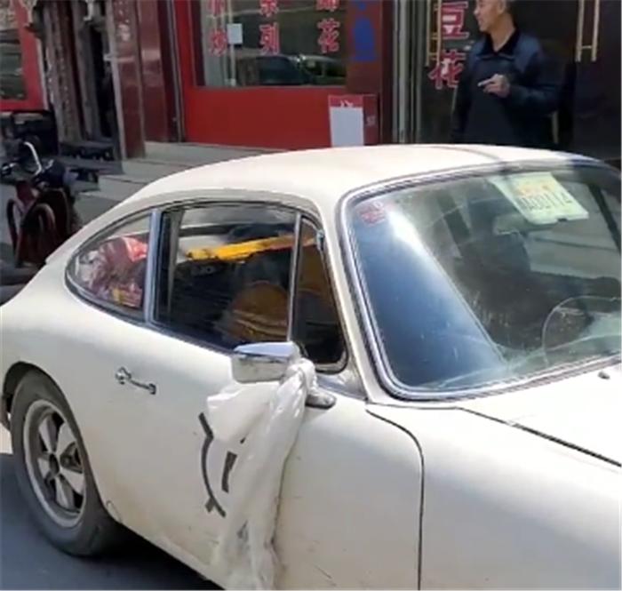 54年车龄的保时捷911现西藏，车子未报废还挂临牌，有钱难买